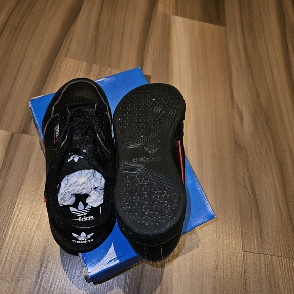 Adidas runners. Almost new condition - Picture 4 of 4